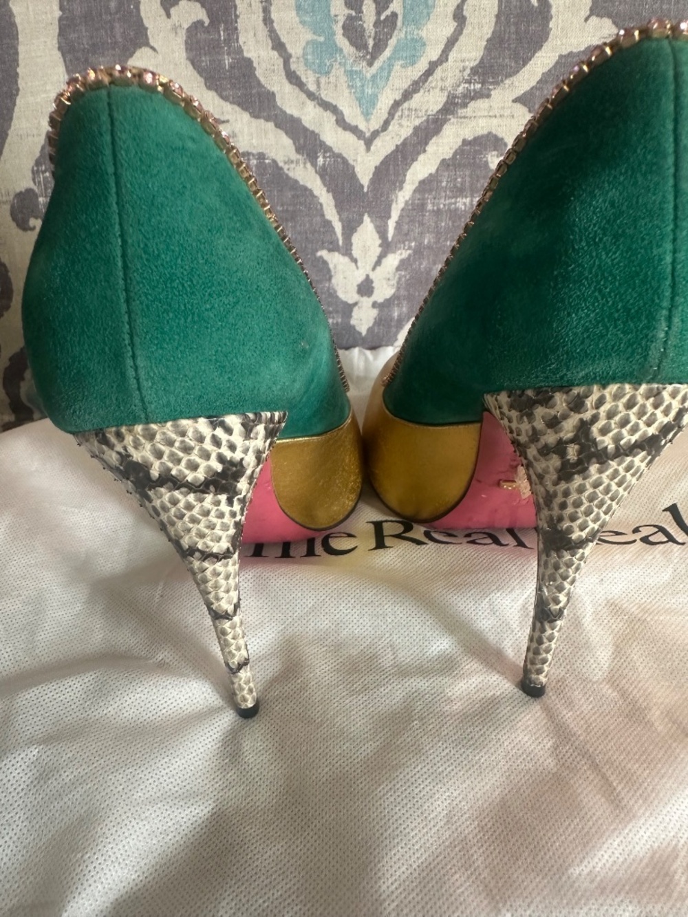 Authentic Gucci Leather & Suede Color block Pattern Pumps - Picture 10 of 15